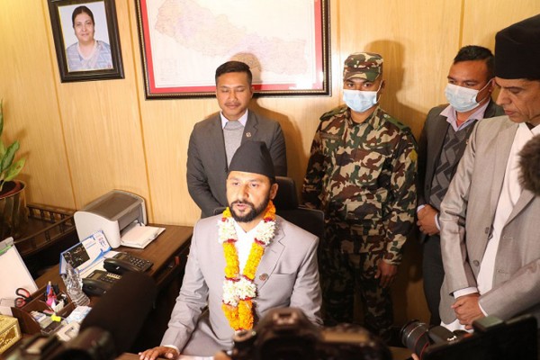 निर्मलाको न्यायका लागि अधिकतम पहल गर्छु : गृहमन्त्री लामिछाने 